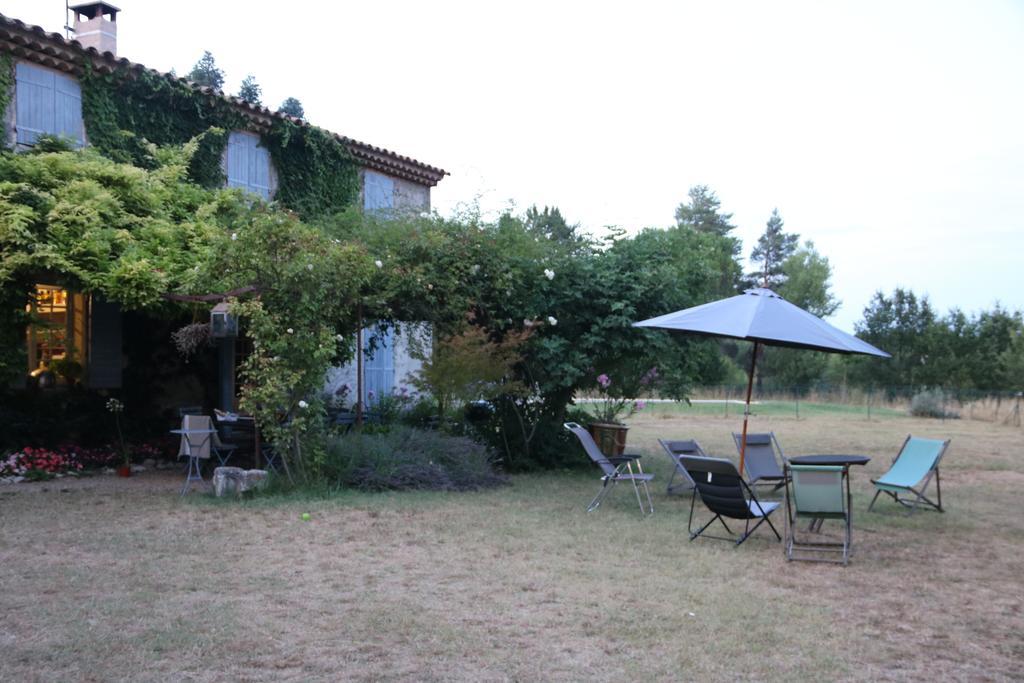 Le Mas Des Pins Mane  Exterior photo